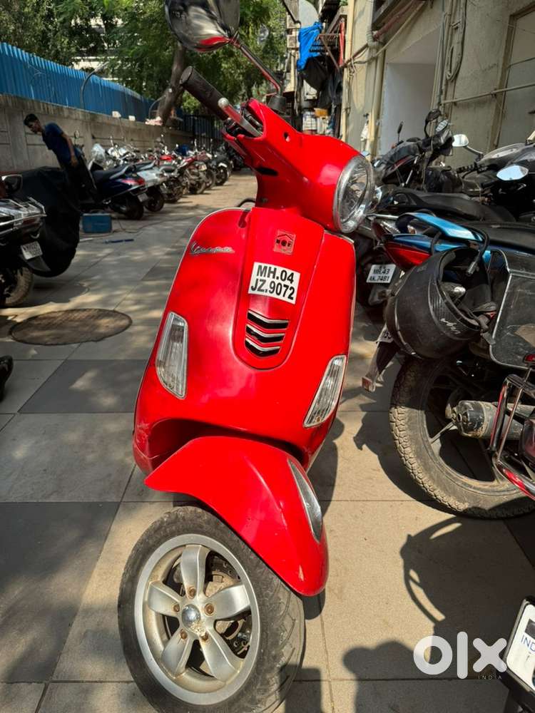 Vespa red Color