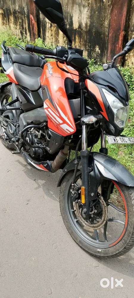 PULSAR NS 125