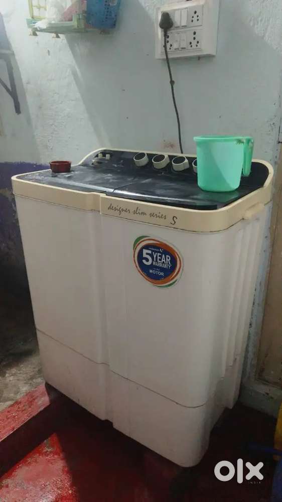 Semi automatic washing machine