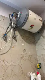 Sunhot geyser in good condition