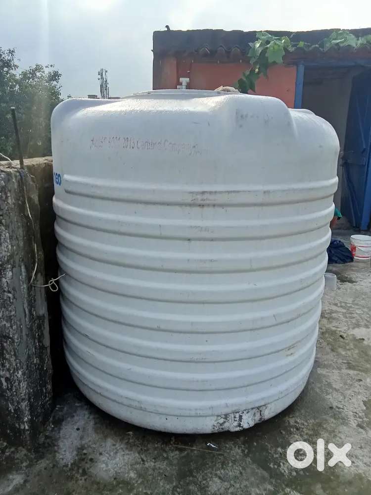 Sintax Pani Tanki 1000 lit (halk sa niche likage hai)