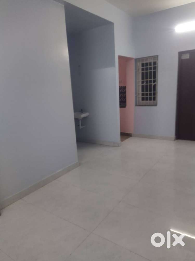 semi furnished 2 bedroom apartment for rent near KILPAUK Rs.32,000