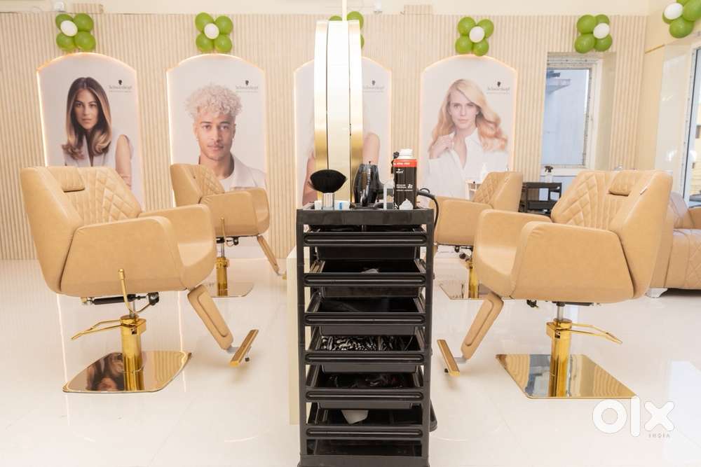 Male Hairdresser / UNISEX stylish immediate joining