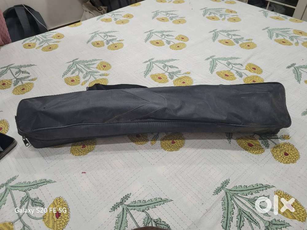 Heavy duty camera tripod