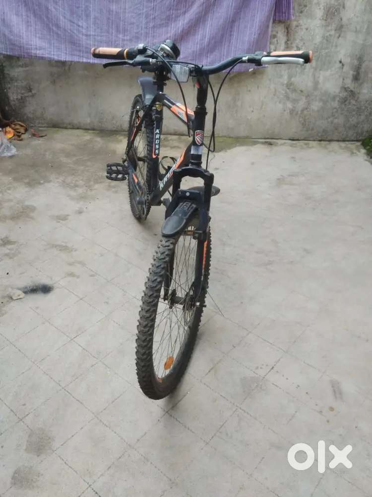 Kross bicycle (hero) with 7 speed gear, discbrake and 2shoker