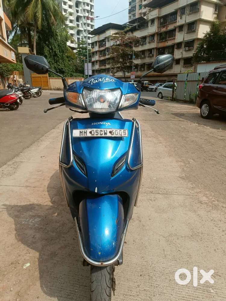 MH05CW6005
ACTIVA 3G
2016 APRIL
1 YEAR INSURANCE 
PUC 
GOOD CONDITION