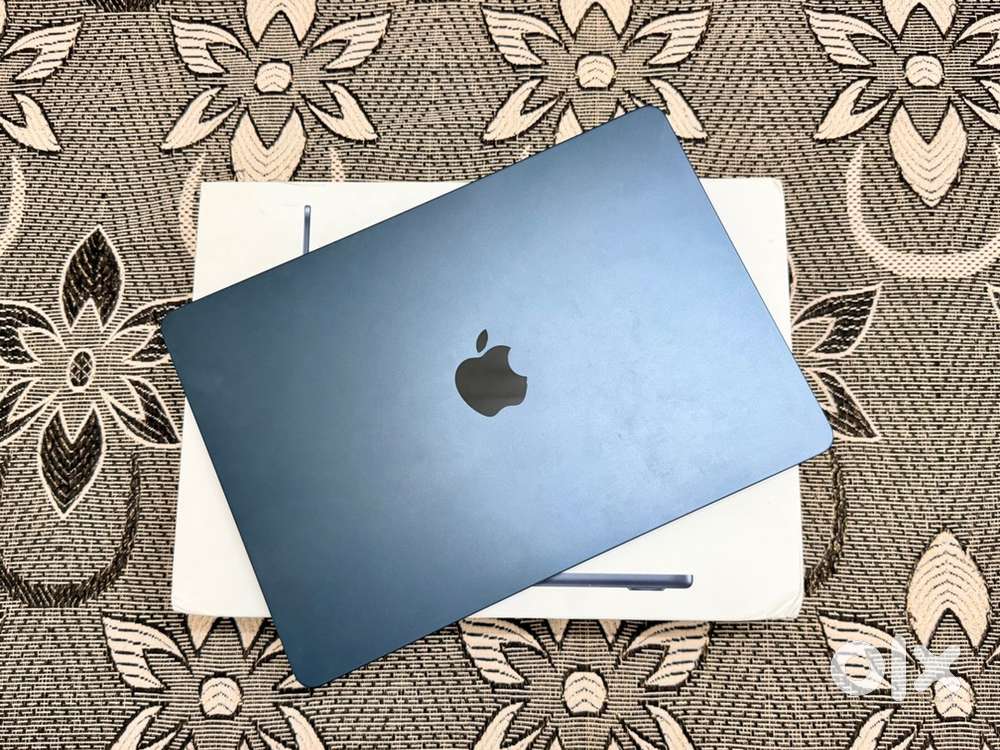 FOR SALE: MacBook Air M2 – 8GB / 256GB – Midnight