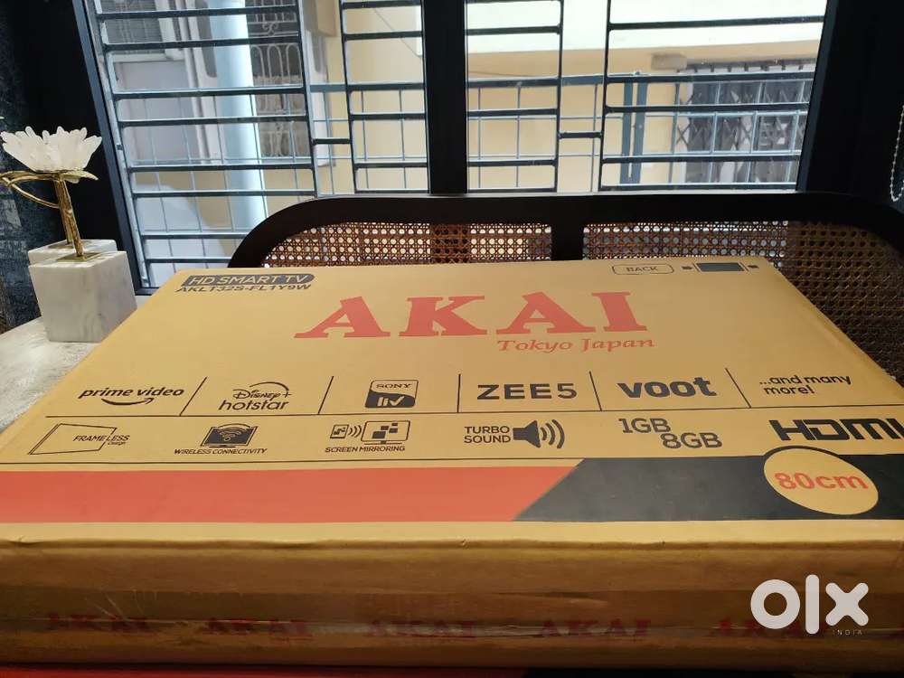 AKAI (80cm) HD smart TV