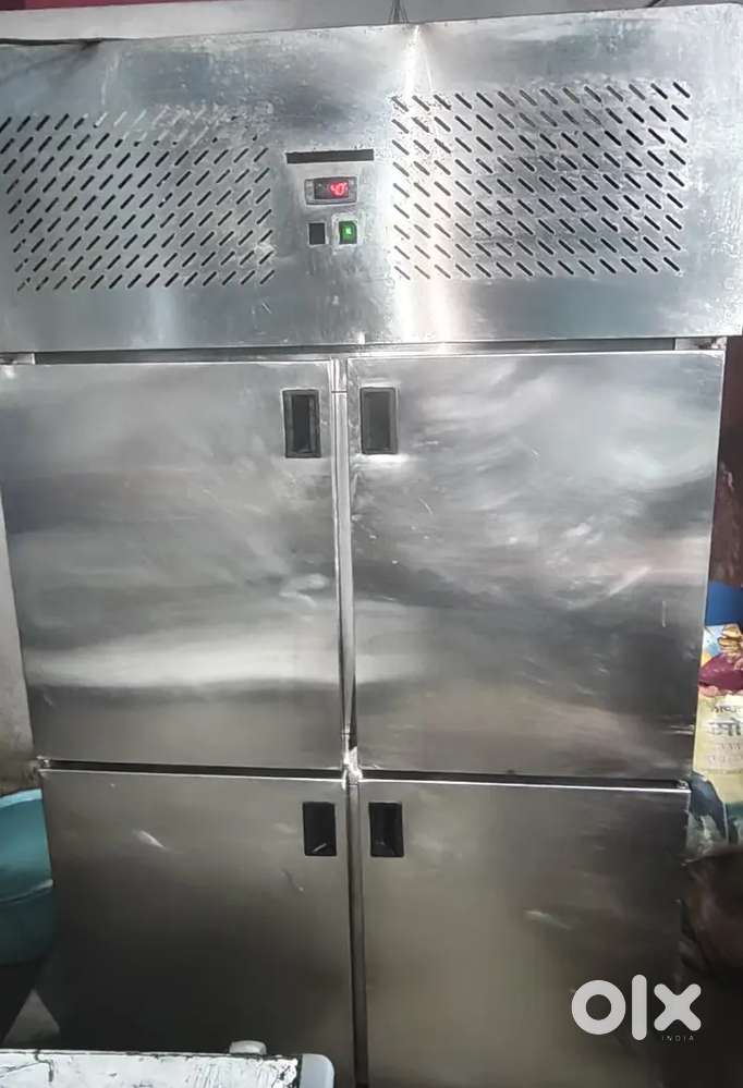 Commercial fridge for sell.
