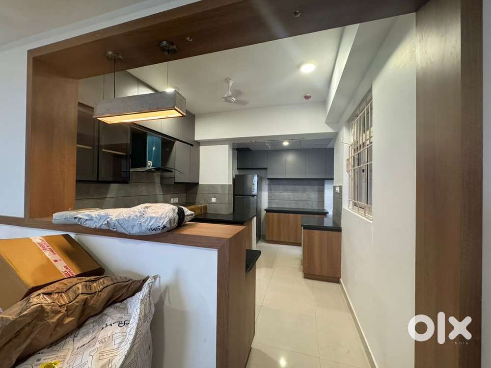 Looking for a female flatmate in a 3bhk fully furnished flat kakkanad