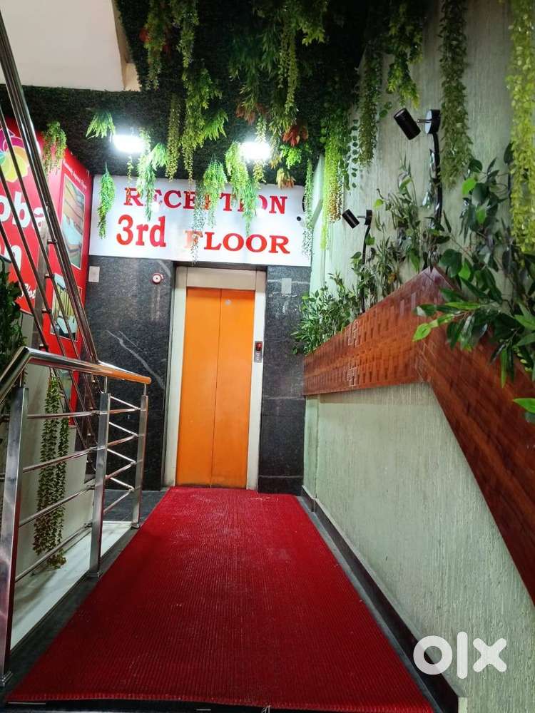 JOB TITLE: Female Hotel Manager / Front Office Manager