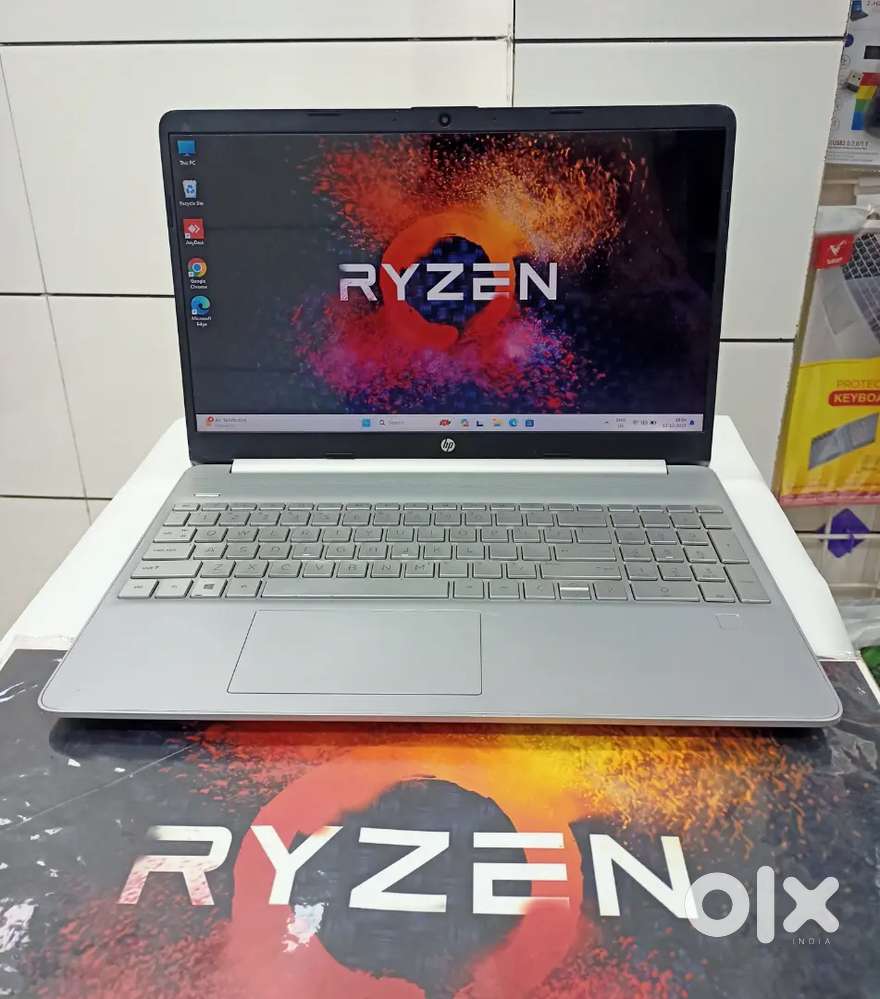 Hp Silver Laptop Ryzen 5 Ram 16 GB