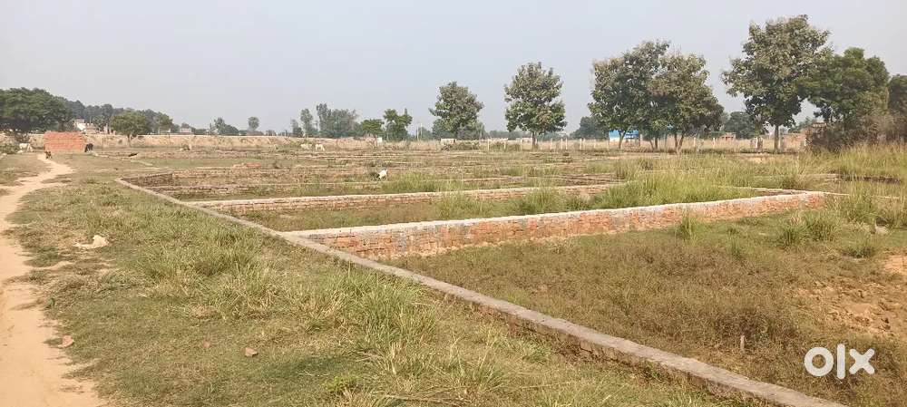 गोरखपुर मेडिकल रोड गुलहरिया थाना 1.5km अंदर यह प्लाट है