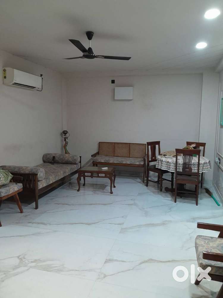 semi furnished Builder floor for rent