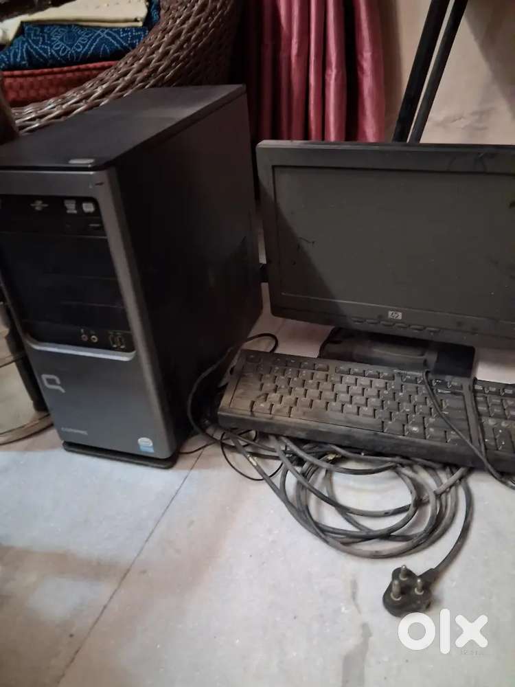 Desk top computer