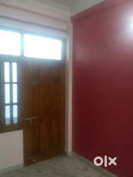 2 room set available in Indira Nagar near munshi Pulia metro