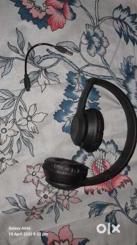 P47 headphone only in 500rs with data cable