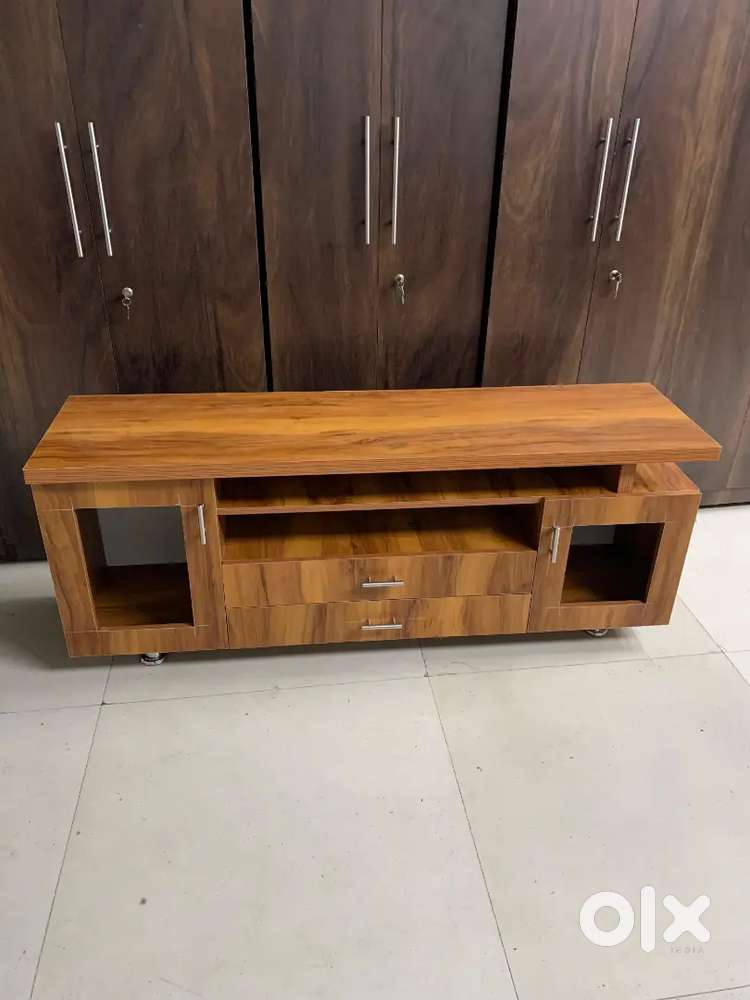 Sleek Modern TV Unit – Perfect for Any Living Room