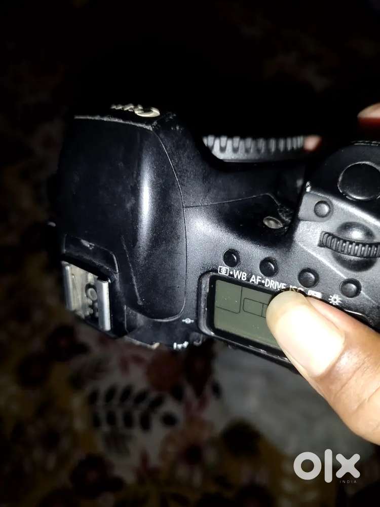 Canon7d model camera quality good 18-55 lens sath me 1 battery charger