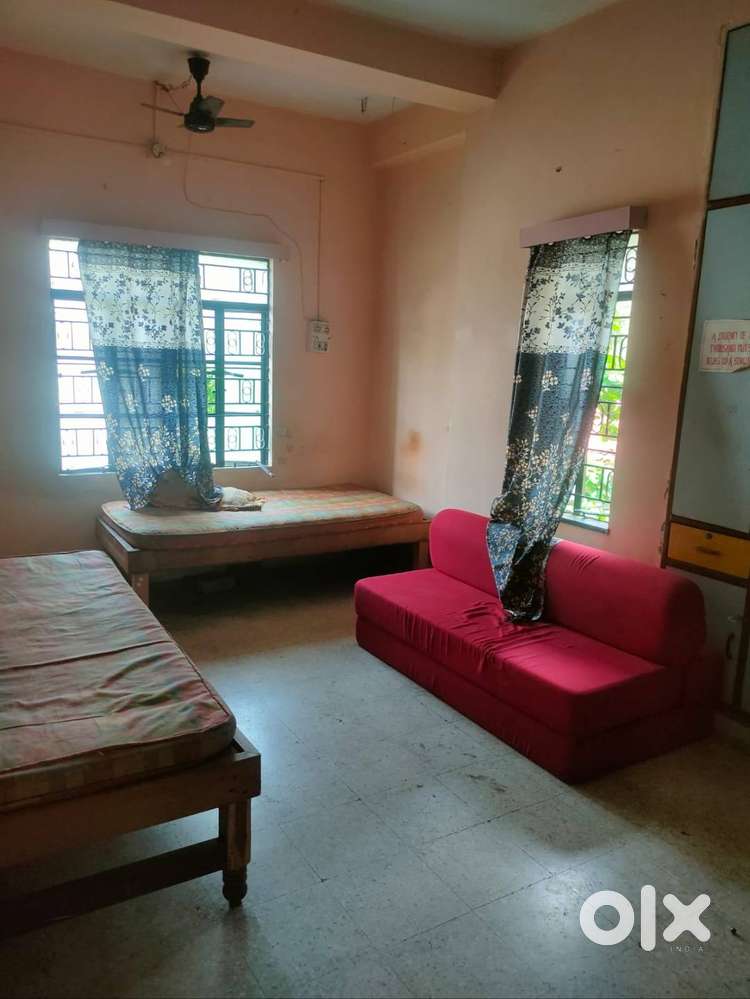 Urgently roommates required