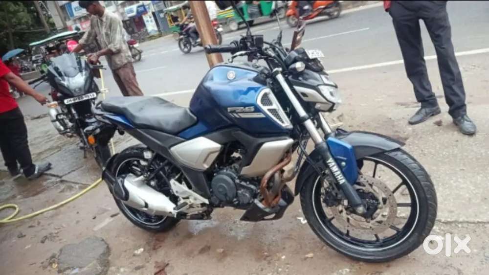 Yamaha FZs hybrid less driven