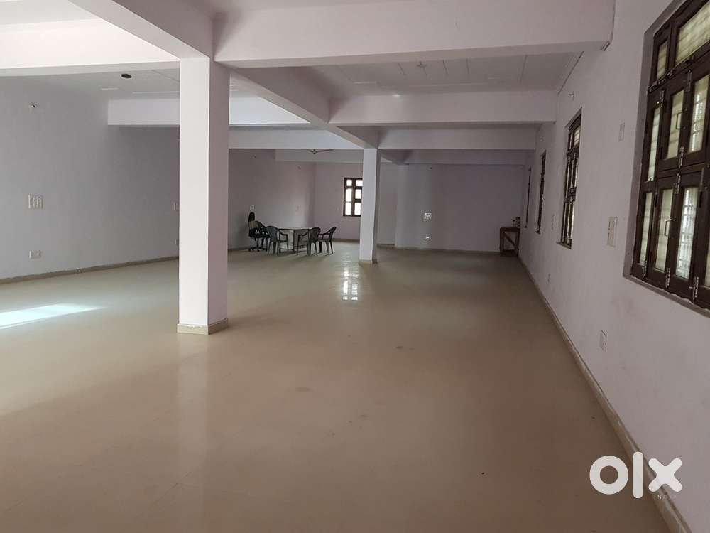 Commercial Hall 300 Gaj (4 Floors) available