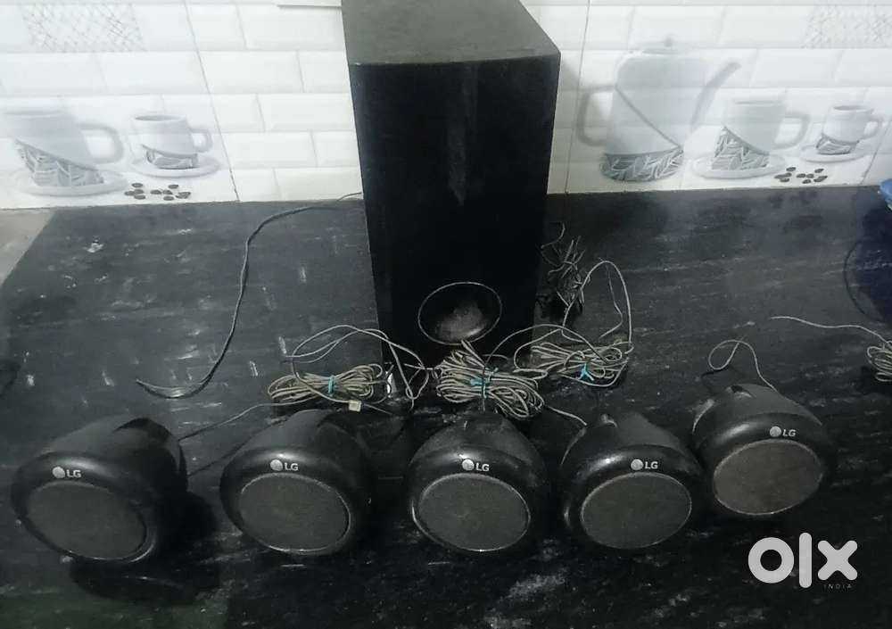 LG home theatre speaker with amplifier
