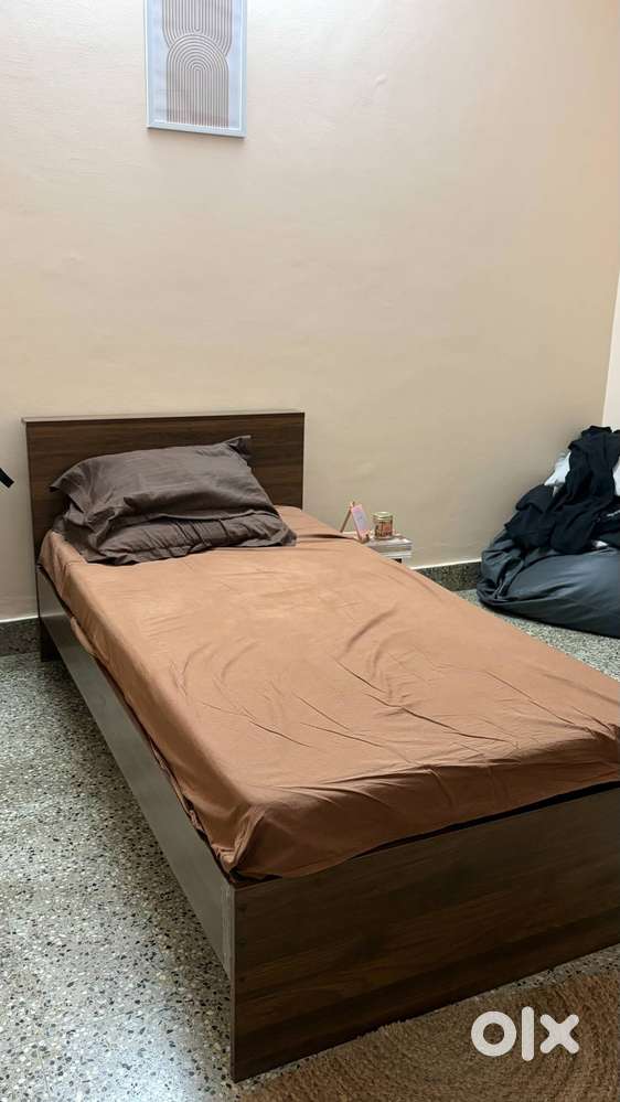 Wakefit Engineered Wood Bed + Mattress  Urgent Sale  ₹6K Negotiable