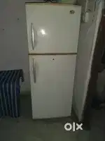 LG double door fridge full chalu hai white colour urgent sale Karna Ha