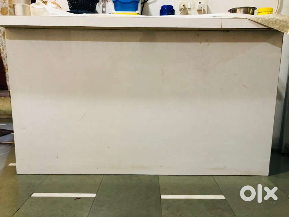 Counter / computer table plywood ka hai