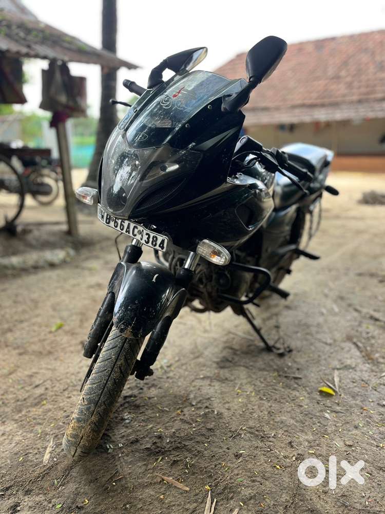 Pulsar 220F