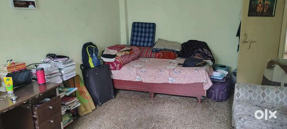 Female roommates requirement