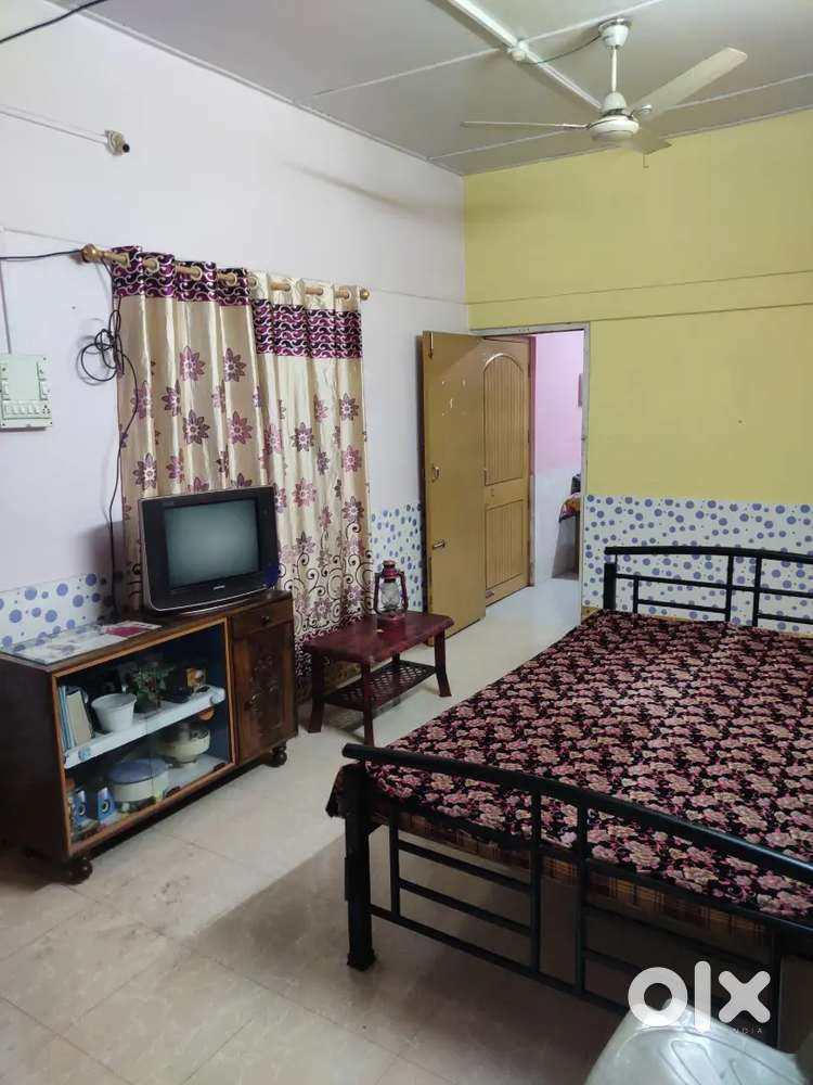 Room for Rent family/batchelor