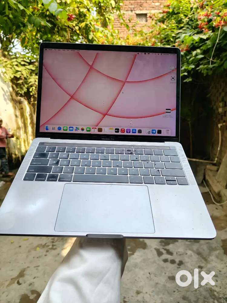MacBook pro 13 Inch best condition