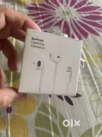 EarPods with Lightning Connector – Brand New