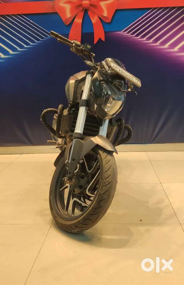 BAJAJ DOMINOR 400