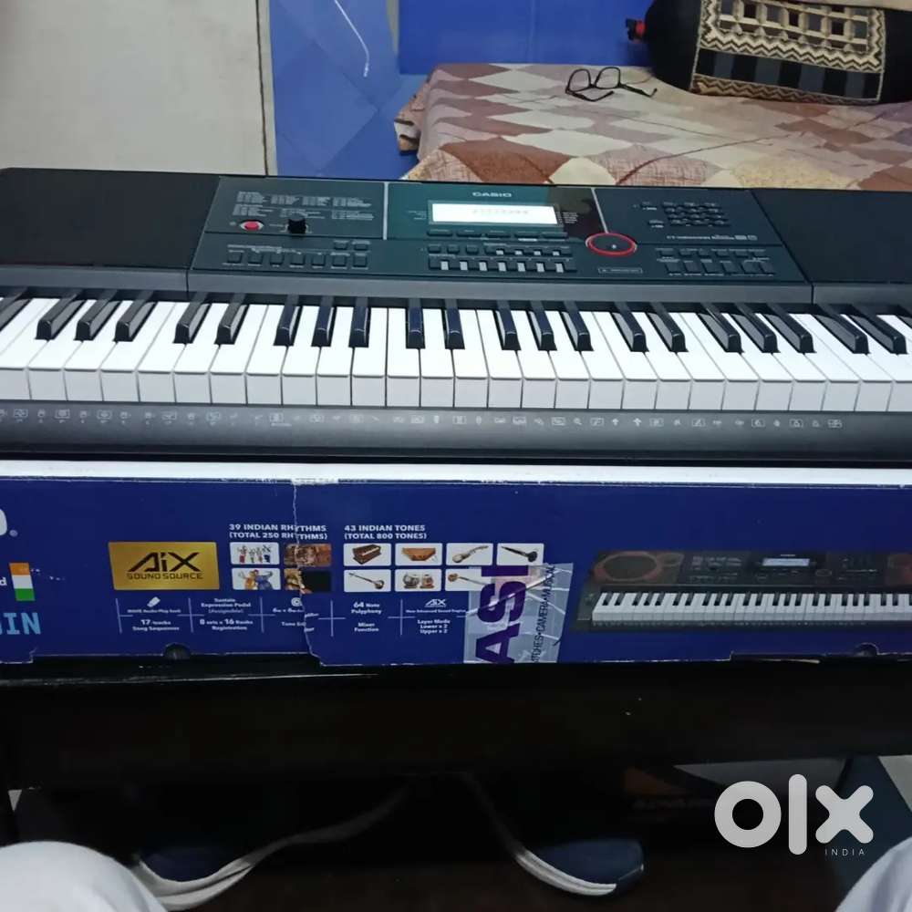Casio keyboard  8000.