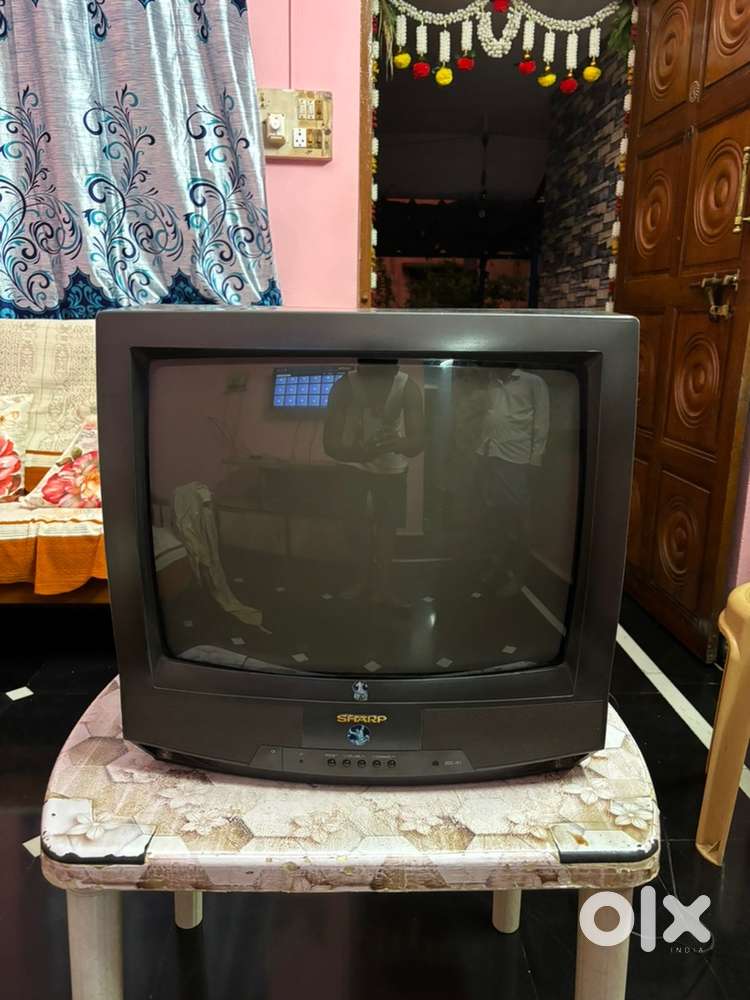 SHARP COLOUR TV
