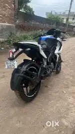 Pluser Rs 200
