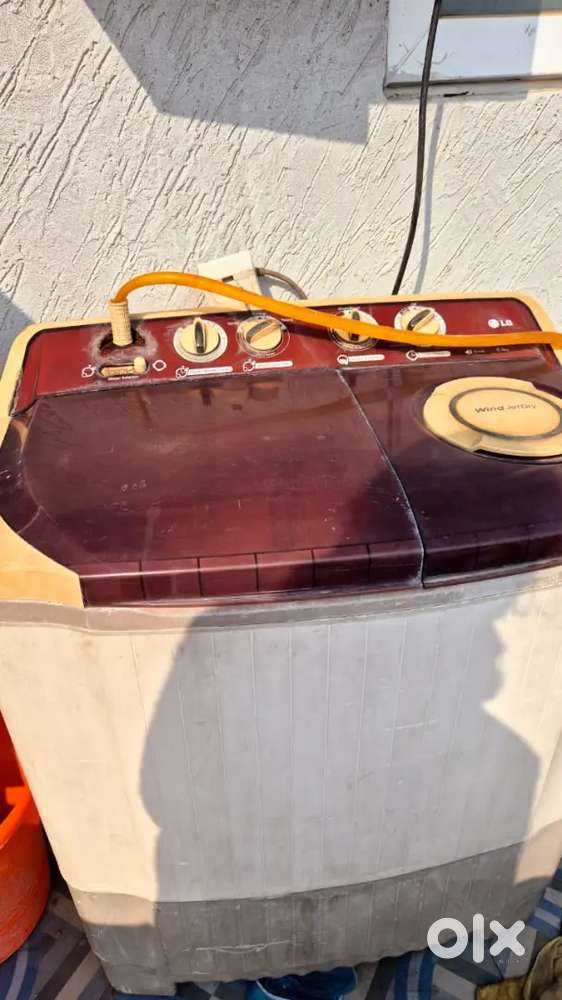 Semi automatic washing machine