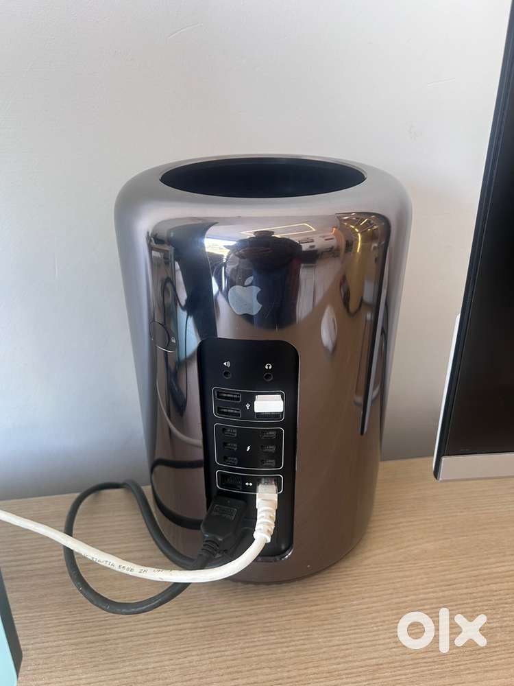 Apple mac pro desktop