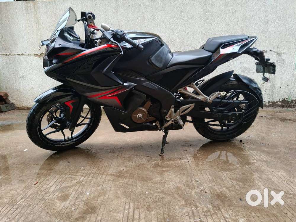 Bajaj Pulsar RS 200