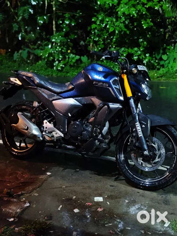 Yamaha fzs
