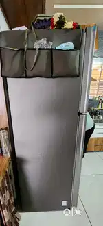 SAMSUNG REFRIGERATOR