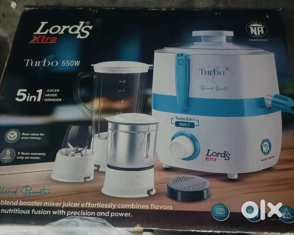 Juicer and grinder machine