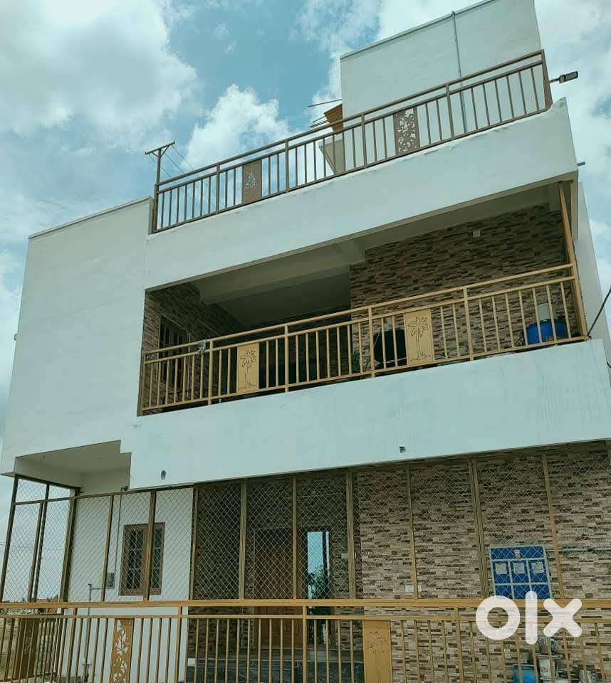 Single room for bachelors with attached bathroom