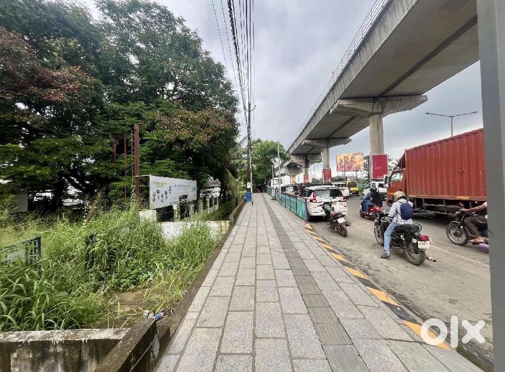 30 cent commercial land for sale sa road Kadavanthra