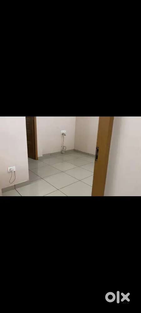 2 BHK HOUSE FIRST FLOOR RENT AT EDAPPALLY MAROTTICHUVAD
