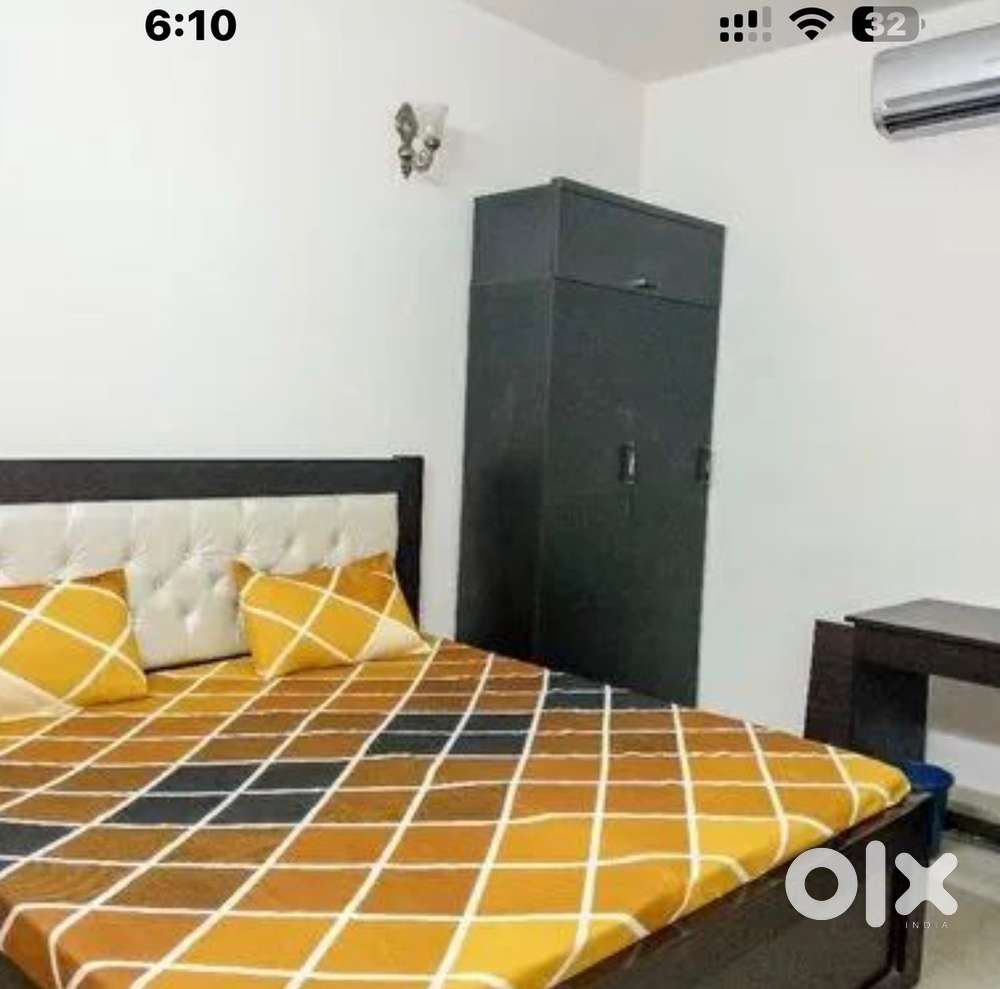 Room available for Girl or women