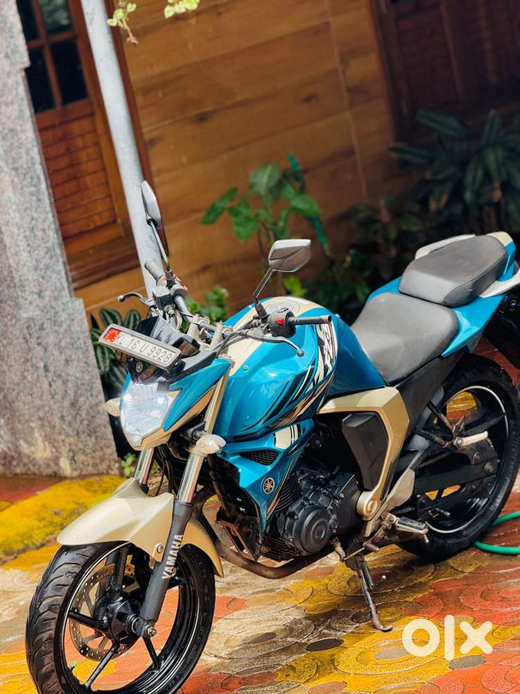 Fzs fully serviced and showroom condition vehicle with low kilometer